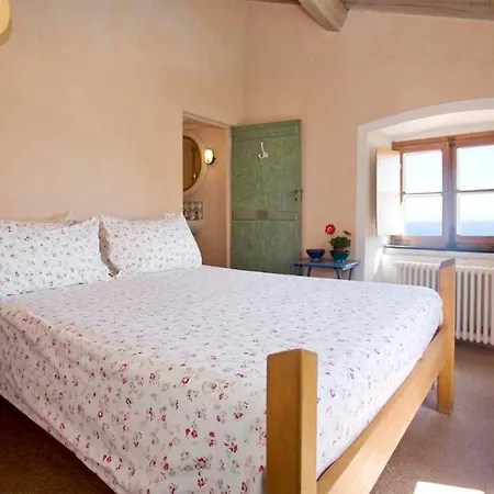 Sleeps 11 Wifi Holiday home