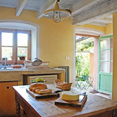 Holiday home Sleeps 11 Wifi Levanto